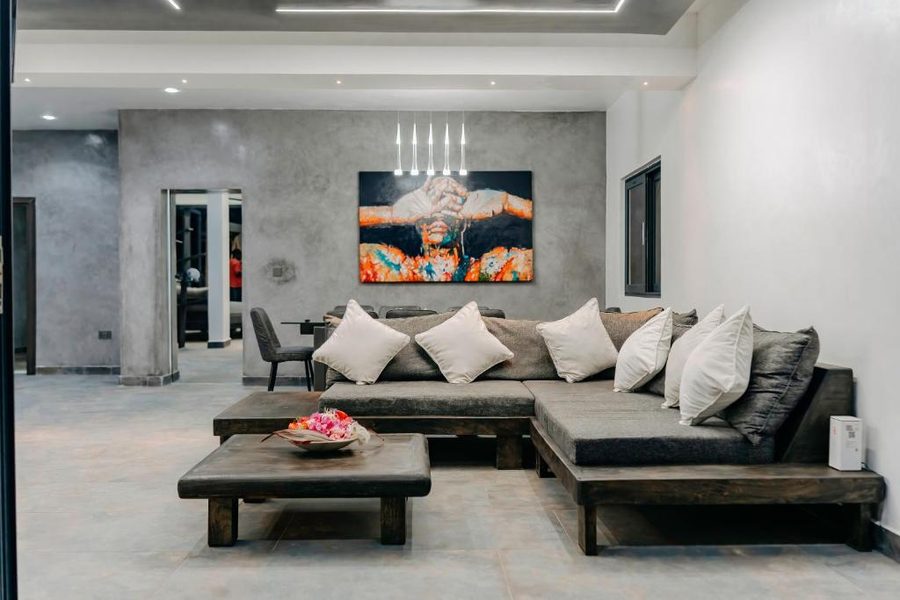 Villa lounge and pool